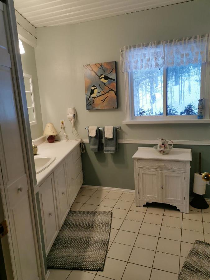 Algonquin Highlands Stouffermill Bed & Breakfast מראה חיצוני תמונה