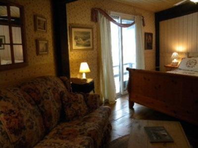 Algonquin Highlands Stouffermill Bed & Breakfast חדר תמונה