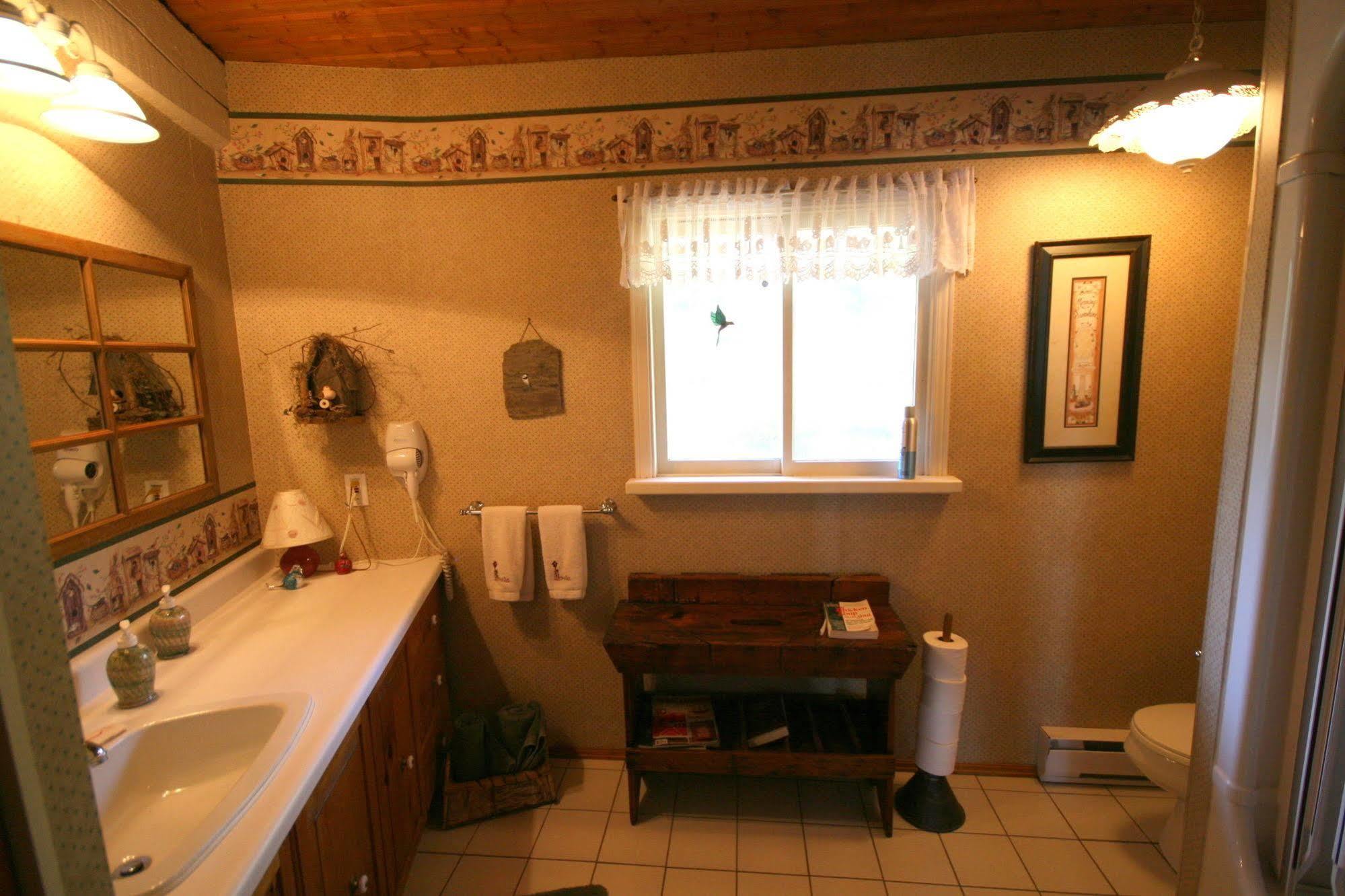 Algonquin Highlands Stouffermill Bed & Breakfast מראה חיצוני תמונה