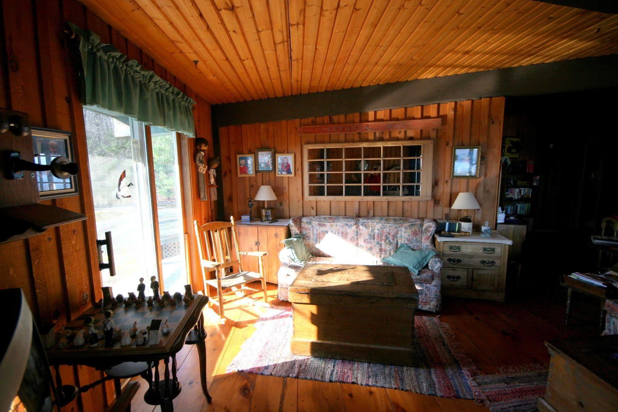 Algonquin Highlands Stouffermill Bed & Breakfast מראה חיצוני תמונה
