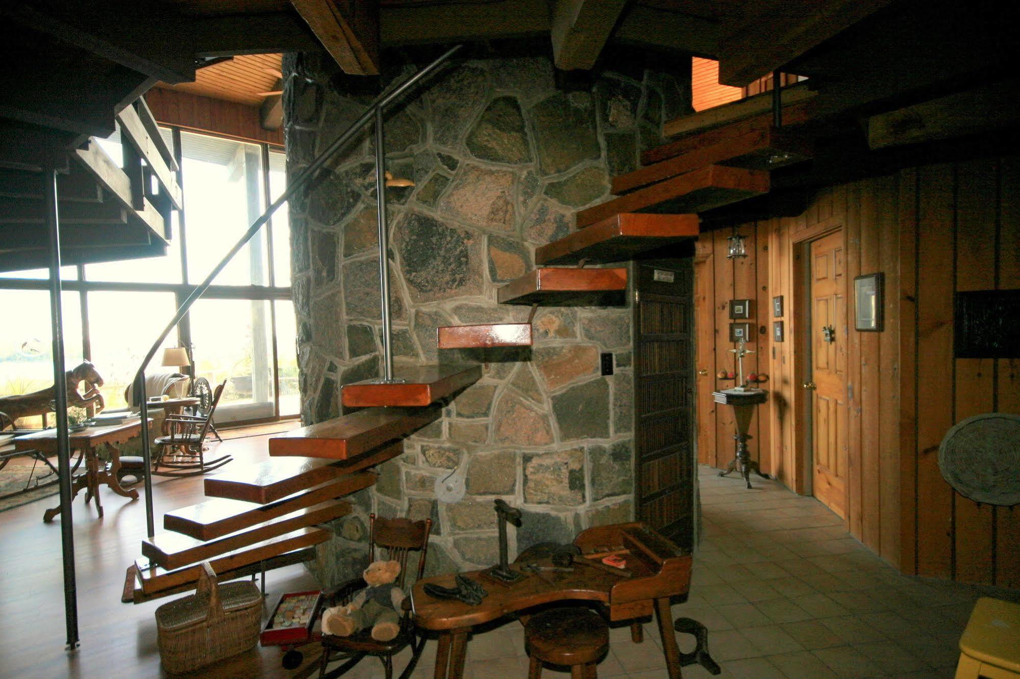 Algonquin Highlands Stouffermill Bed & Breakfast מראה חיצוני תמונה